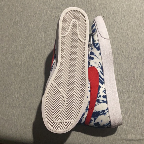 Selling Nike blazers tie die brand new - Picture 2 of 4